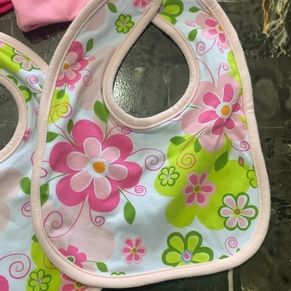 BABY Girl Bundle (bibs, hats, pacifier holder) New - Picture 4 of 4